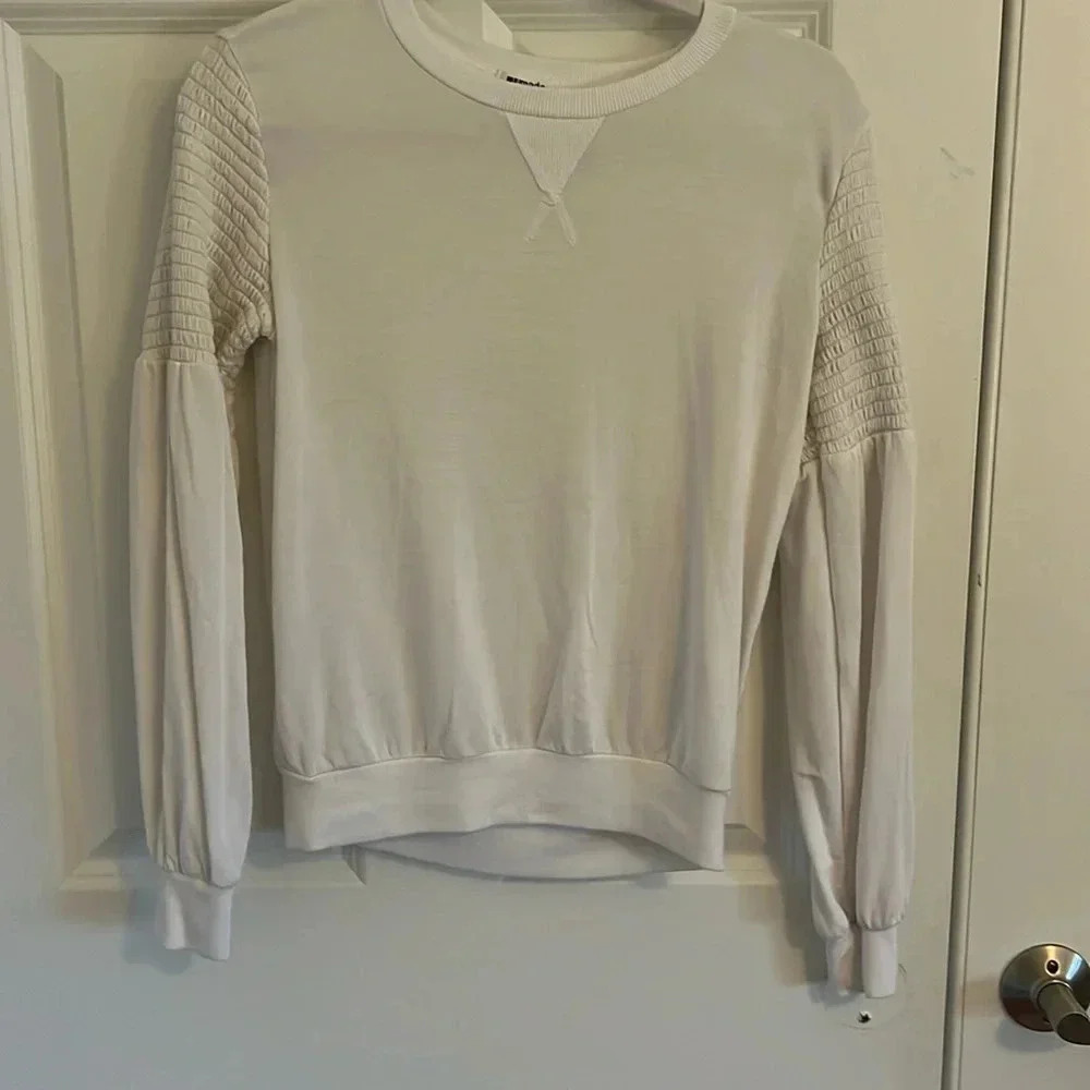 LA Made White Crewneck Long Sleeve Size S Smocked Detail on the Sleeve